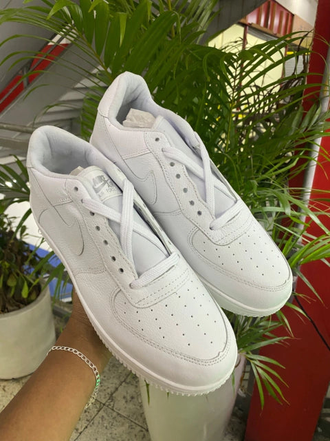 Air Force-1-07-triple-white