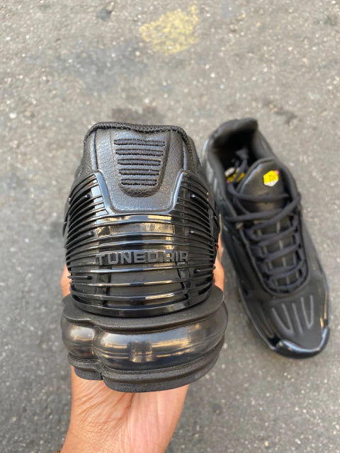 VaporMax Plus “Triple Black”