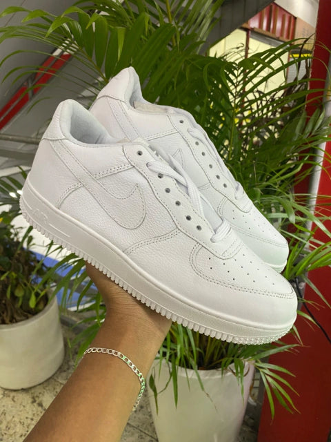 Air Force-1-07-triple-white