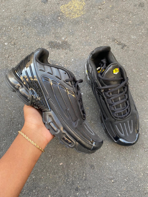 VaporMax Plus “Triple Black”