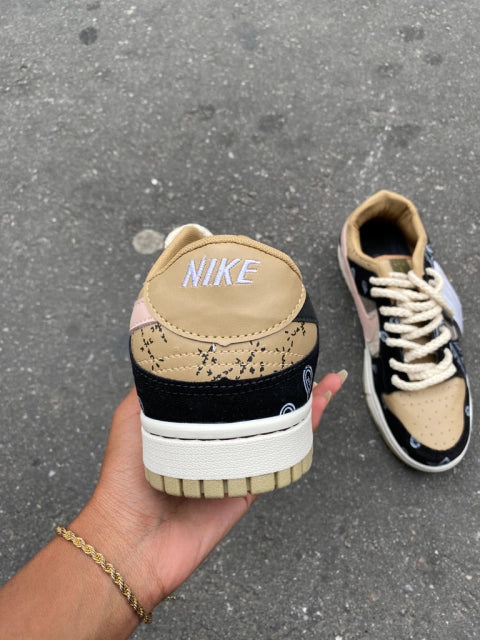 Dunk Low SB