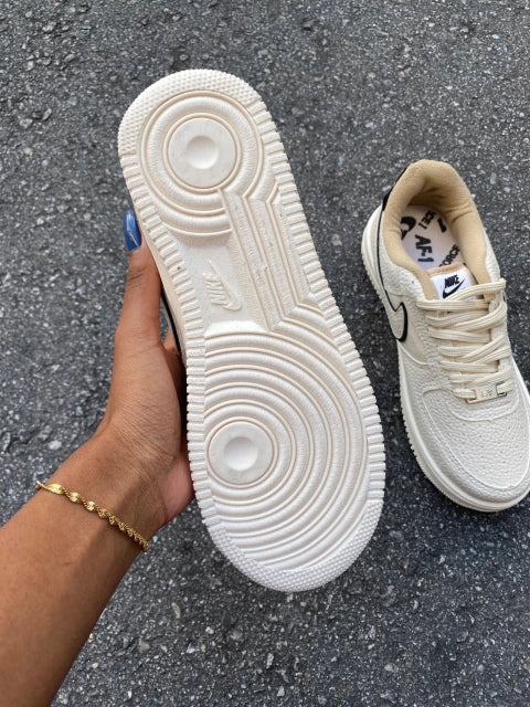 Air Force 1 ´´ cream black white``