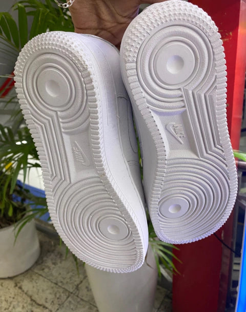 Air Force-1-07-triple-white