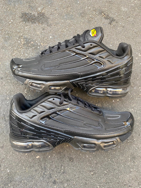 VaporMax Plus “Triple Black”