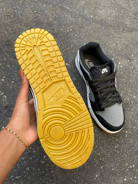 Dunk Low SB