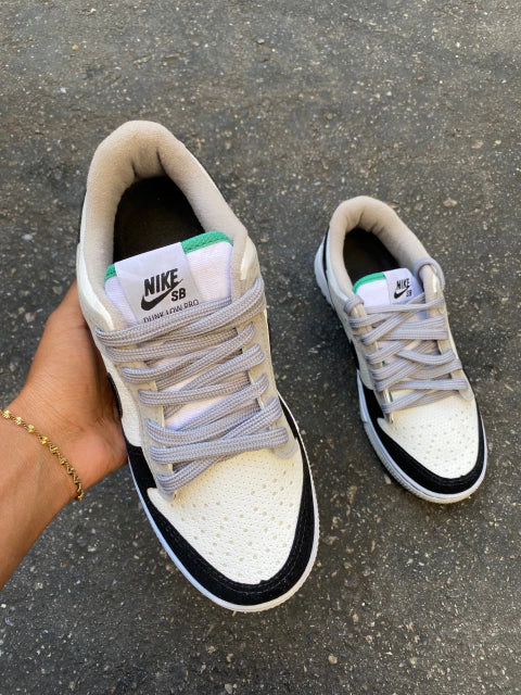 Dunk Low SB