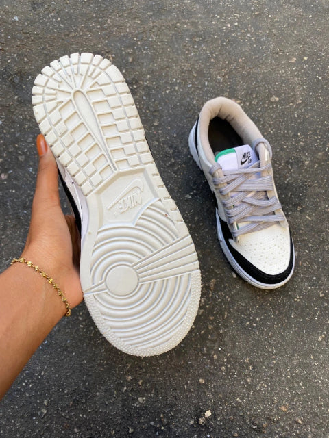 Dunk Low SB