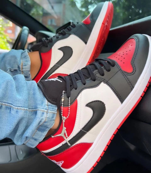 Air Jordan 1 Low Bred Toe