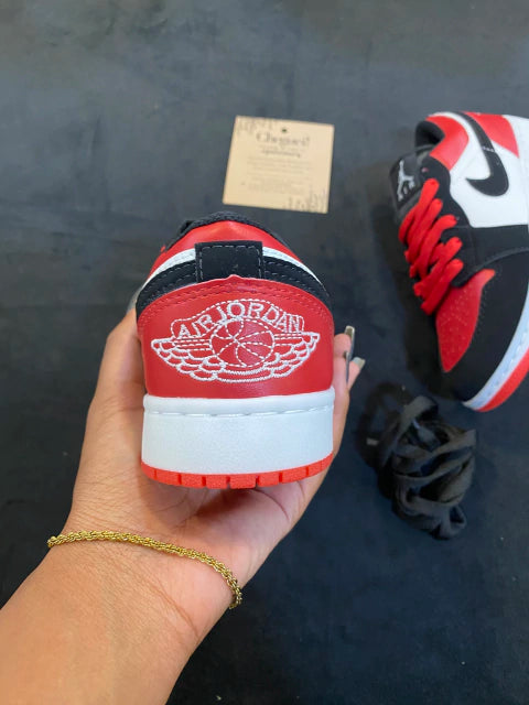Air Jordan 1 Low Bred Toe