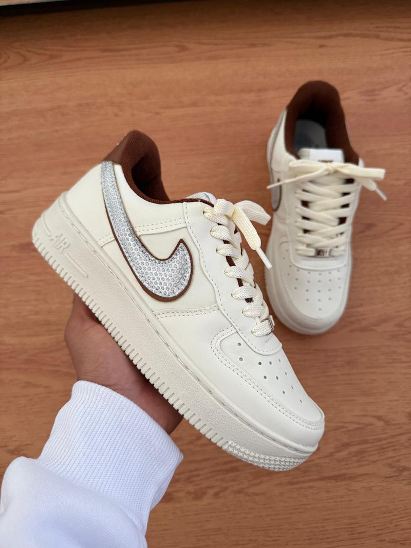 AIR FORCE 1 CARAMEL/SHINE SAND